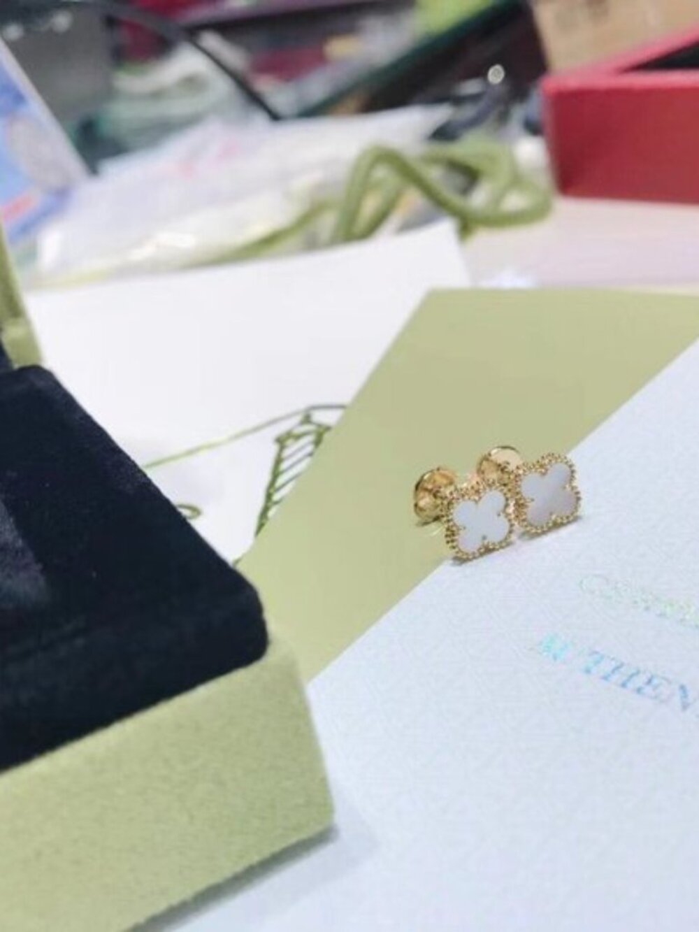 Van Cleef & Arpels White Mother-of-Pearl Alhambra Clover Stud Earrings in Gold - Picture 6 of 8